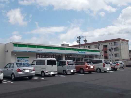 �y���Ӂz�@�t�@�~���[�}�[�g���h�������R�X�F700m