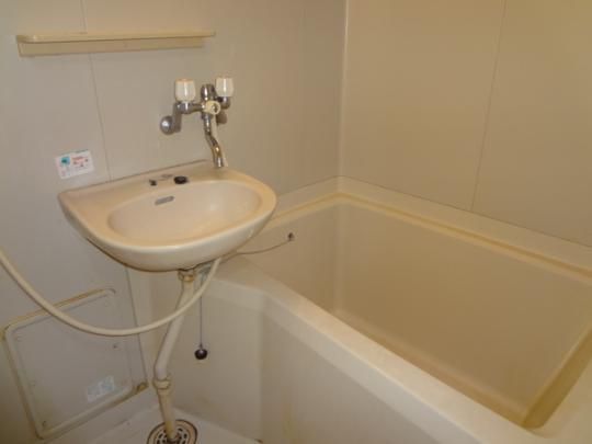 �y���̑��z�@�o�X�^�V�����[