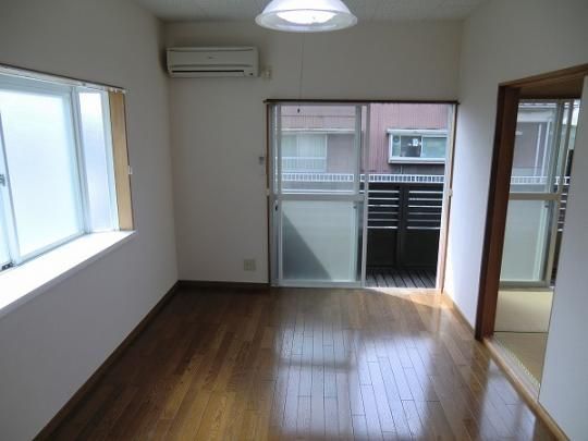 �y���̑��z�@���r���O