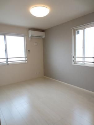 �y���̑��z�@301�@�G�A�R���Ɩ��t���m��