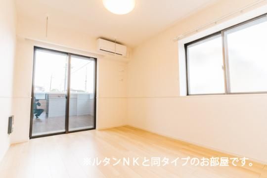 �y���̑��z�@���r���O